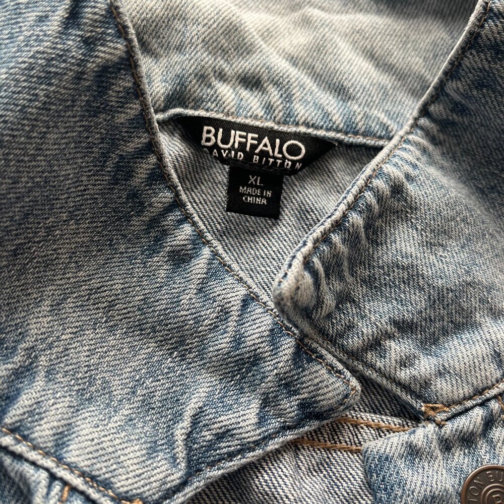 Buffalo David Bitton Womens XL Distressed Denim Jacket Light Wash Raw Hem Edgy - Picture 4 of 7